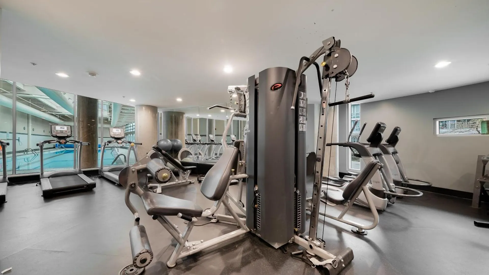 Great Ocean Mountain & City Views With One Free Parking Vancouver