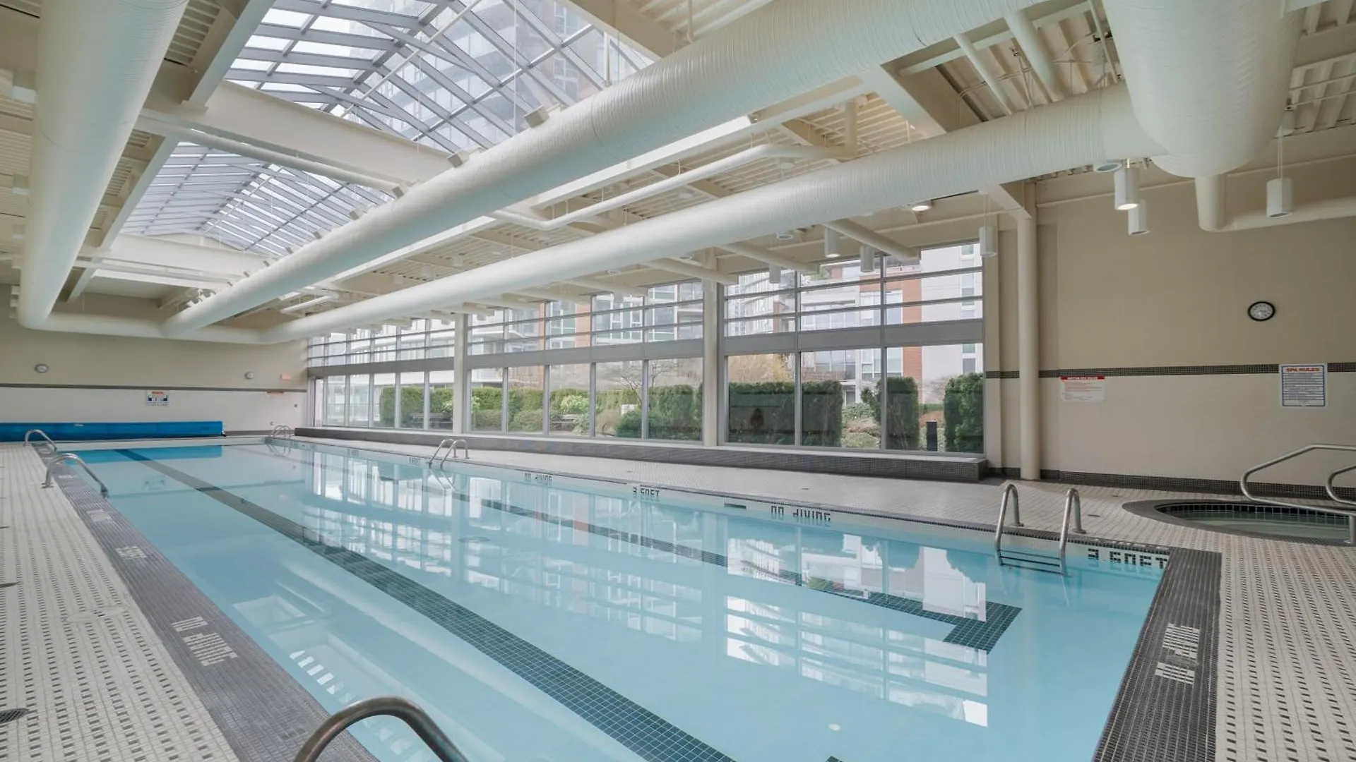 Great Ocean Mountain & City Views With One Free Parking Vancouver Lejlighed