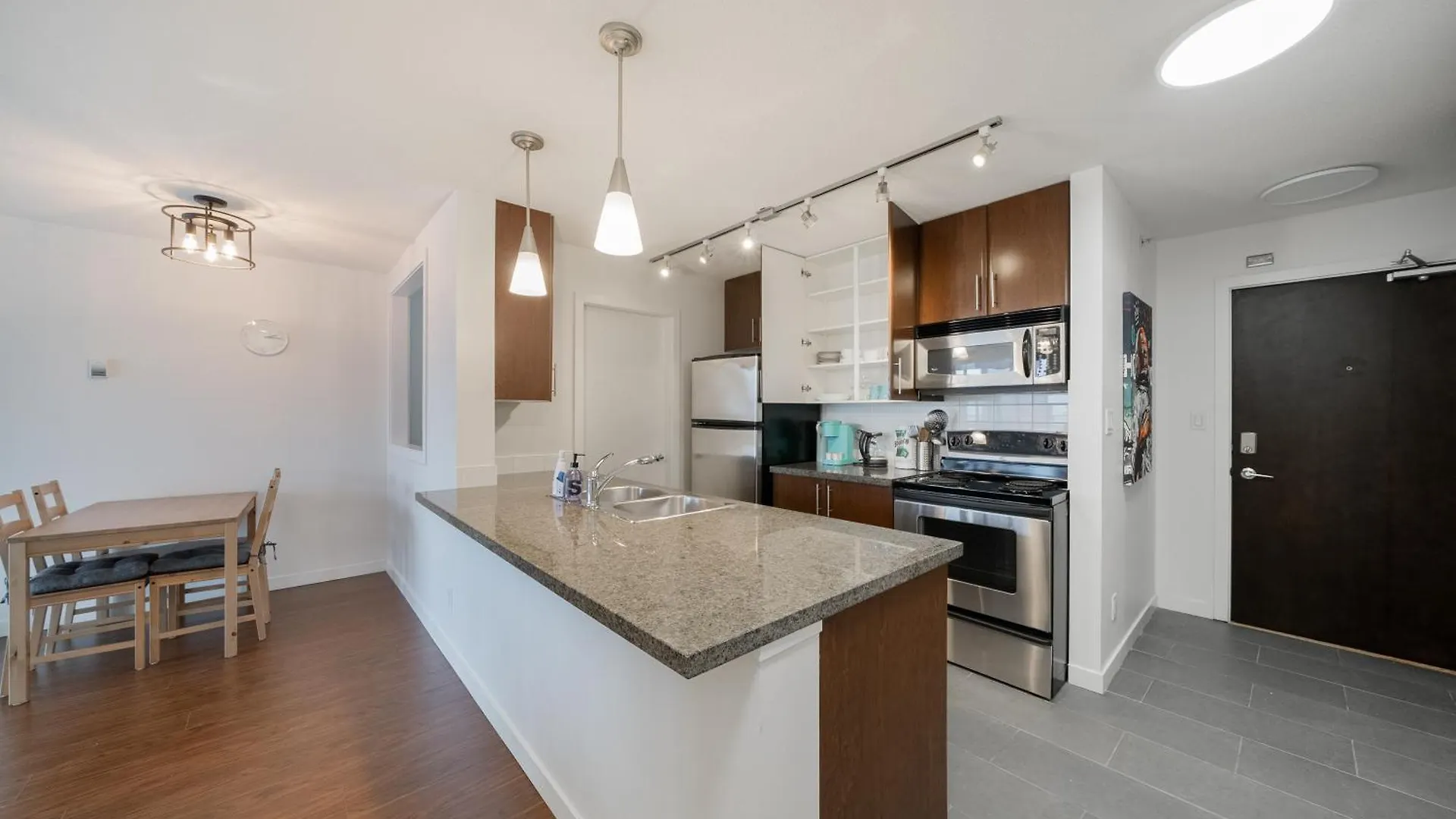 Apartment Great Ocean Mountain & City Views With One Free Parking Vancouver